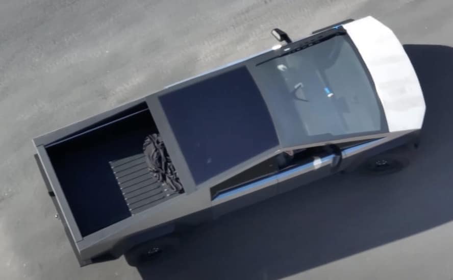 Серийная версия Tesla Cybertruck: обнародованы первые фото и видео